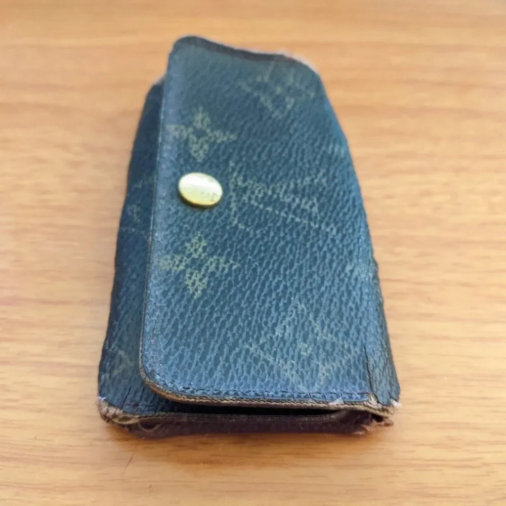 Louis Vuitton Monogram Key Holder/Wallet #908💥PRICE DROP💥